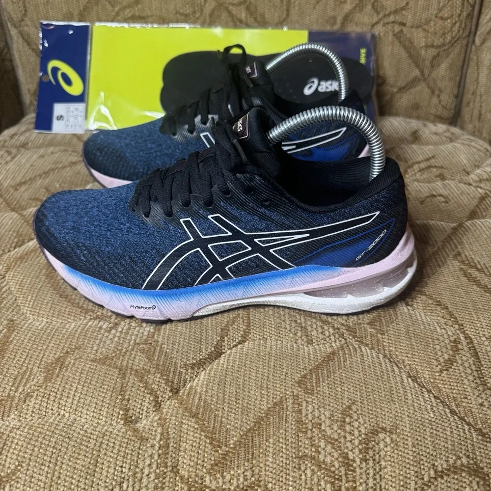 ASICS Women's 7.5 GT-2000 10 Running Sneaker Lake Drive/White With Free Inserts!